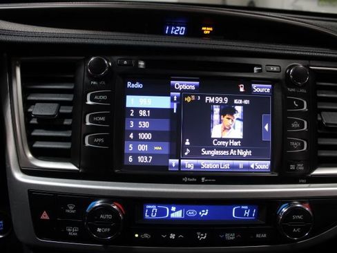 Used 2015 Toyota Highlander XLE image 50