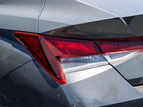 Used 2023 Hyundai Elantra SEL w/ Convenience Package FWD image 9