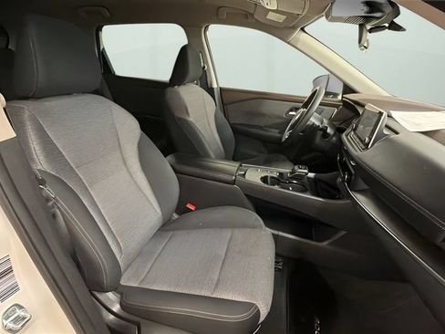 Used 2023 Nissan Rogue SV FWD image 10