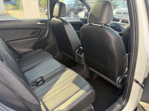 Used 2022 Volkswagen Tiguan SE R-Line AWD/4WD image 31