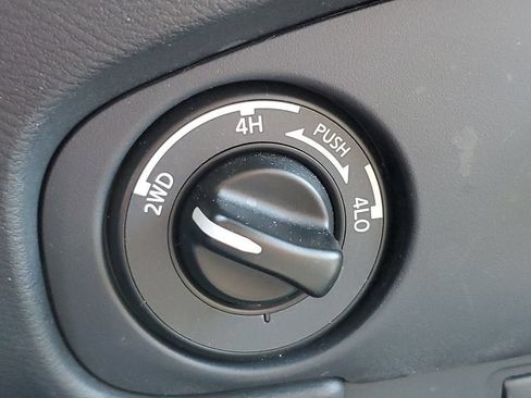 Used 2024 Nissan Frontier SV AWD/4WD image 30