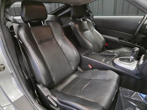 Used 2006 Nissan 350Z Touring w/ (N93) Cargo Convenience Pkg image 24