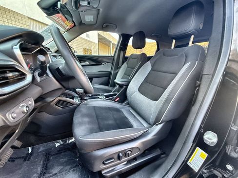 Used 2023 Chevrolet TrailBlazer LT FWD image 18