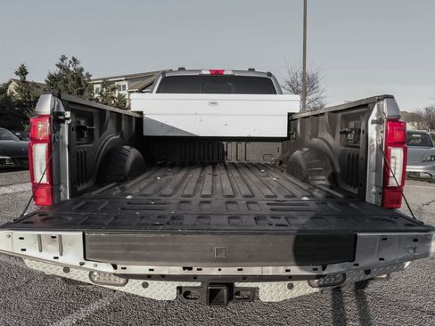 Used 2022 Ford F350 Platinum w/ FX4 Off-Road Package image 56