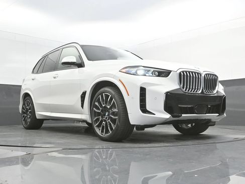 New 2026 BMW X5 xDrive40i w/ M Sport Package AWD/4WD image 48