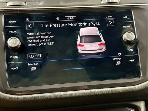 Used 2022 Volkswagen Tiguan SE R-Line image 34