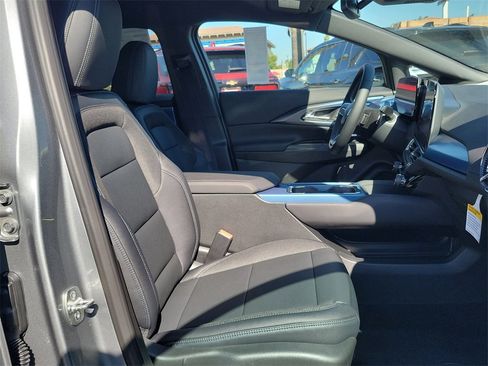 New 2026 Chevrolet Equinox EV LT image 16