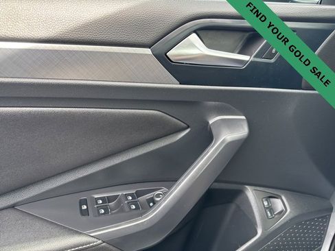 Used 2024 Volkswagen Jetta SE image 19