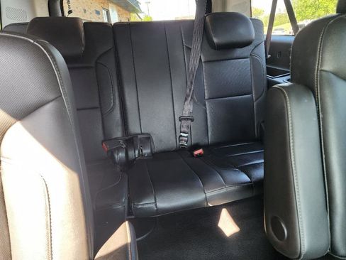 Used 2020 Chevrolet Suburban Premier image 13