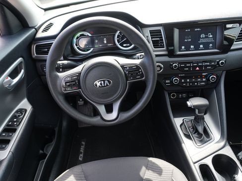 Used 2017 Kia Niro LX FWD image 21