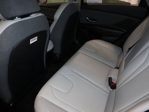 Certified 2023 Hyundai Elantra Limited image 20