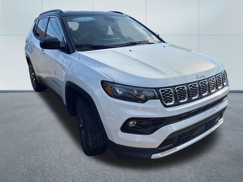 Used 2025 Jeep Compass Limited AWD/4WD image 5