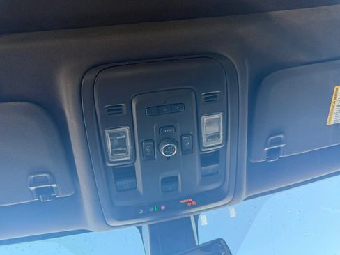 Used 2022 Chevrolet Tahoe LT w/ LT Signature Package AWD/4WD image 28