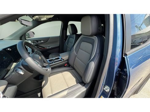 New 2026 Chevrolet Equinox LT w/ Convenience Package II AWD/4WD image 24