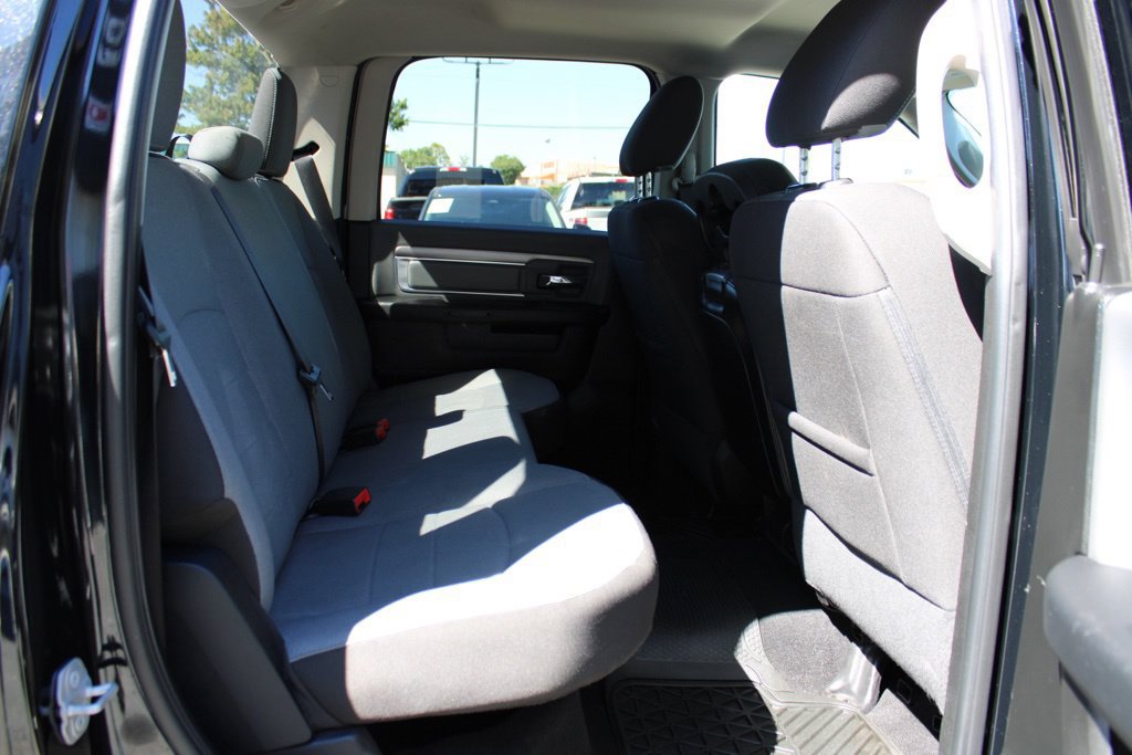Used 2022 RAM 1500 Classic SLT AWD/4WD image 9