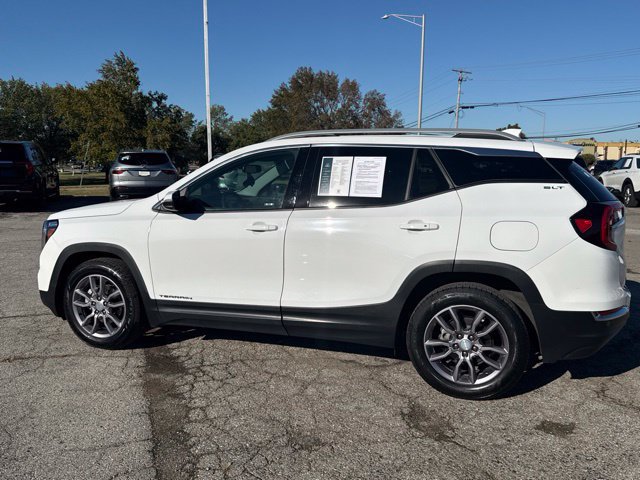 Certified 2022 GMC Terrain SLT w/ Infotainment Package II FWD image 2
