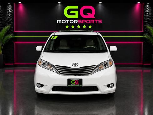 Used 2013 Toyota Sienna XLE FWD image 2
