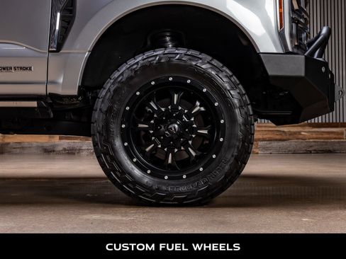 Used 2024 Ford F350 Platinum w/ FX4 Off-Road Package AWD/4WD image 11