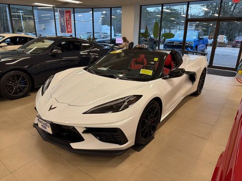Used 2025 Chevrolet Corvette Stingray Premium Conv w/ Z51 Performance Package image 1