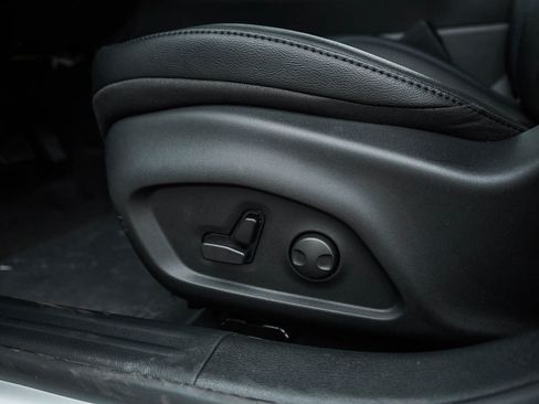 New 2026 Jeep Compass Limited image 20