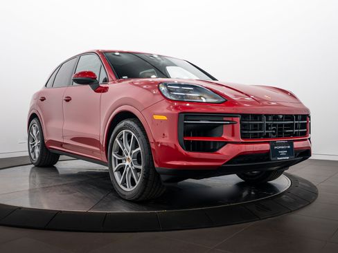 Certified 2026 Porsche Cayenne AWD/4WD image 9