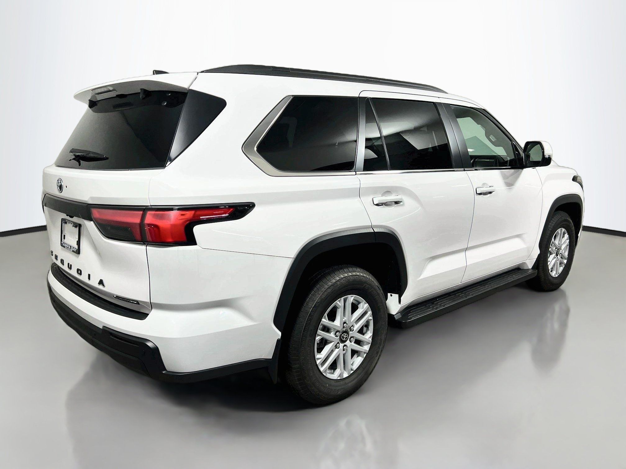 Used 2025 Toyota Sequoia SR5 AWD/4WD image 4