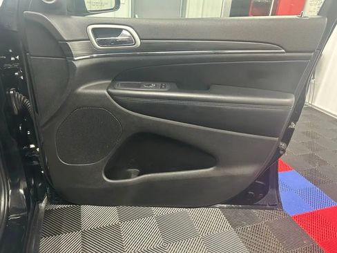 Used 2022 Jeep Grand Cherokee Limited w/ Trailer Tow Group IV image 18