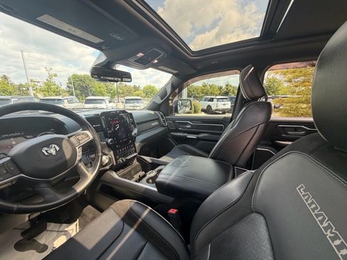 Used 2020 RAM 1500 Laramie AWD/4WD image 9
