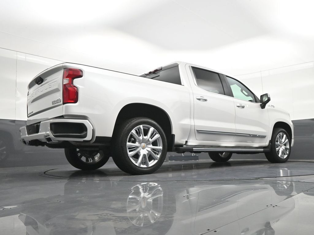 Used 2025 Chevrolet Silverado 1500 High Country w/ High Country Premium Package RWD image 27