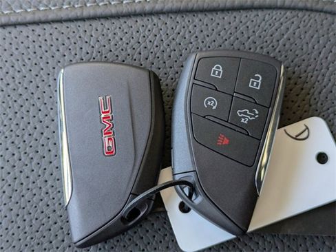 New 2026 GMC Sierra 2500 Denali w/ Denali Reserve Package image 33