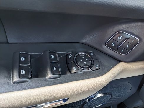 Used 2022 Ford Expedition XLT image 59