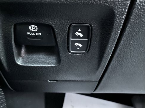 Used 2022 RAM 1500 Limited w/ Body Color Bumper Group image 22