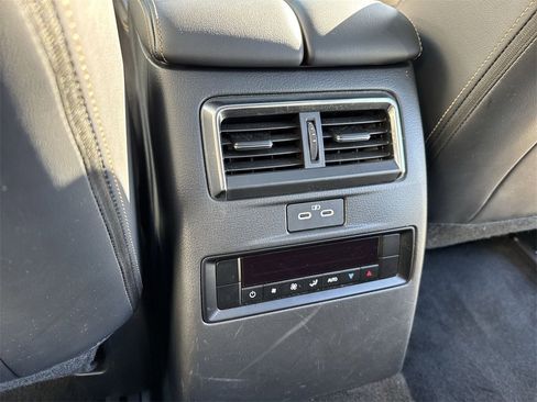 Used 2024 MAZDA CX-90 3.3 Turbo S w/ Premium Package image 38