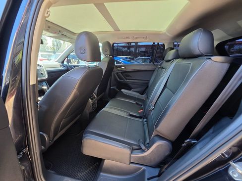 Used 2020 Volkswagen Tiguan SE w/ Panoramic Sunroof Package FWD image 24
