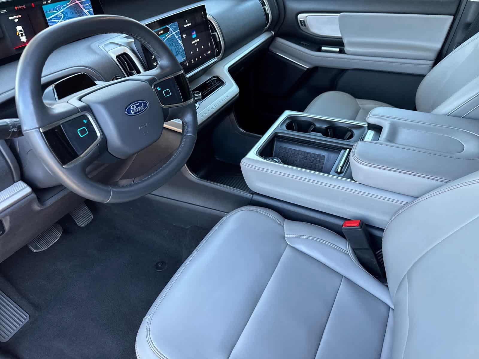 Used 2025 Ford Expedition Active RWD image 11