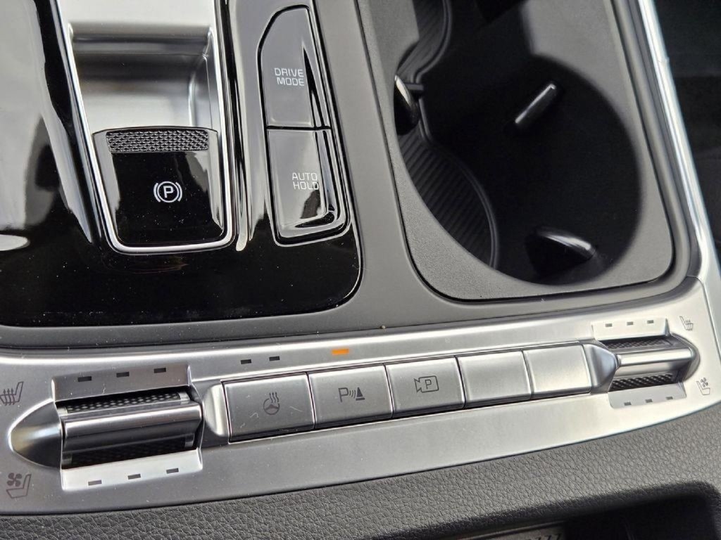 Used 2026 Kia Carnival SX Prestige FWD image 32