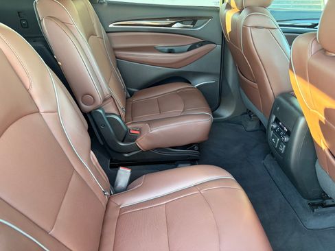 Used 2021 Buick Enclave Avenir w/ Avenir Technology Package FWD image 11
