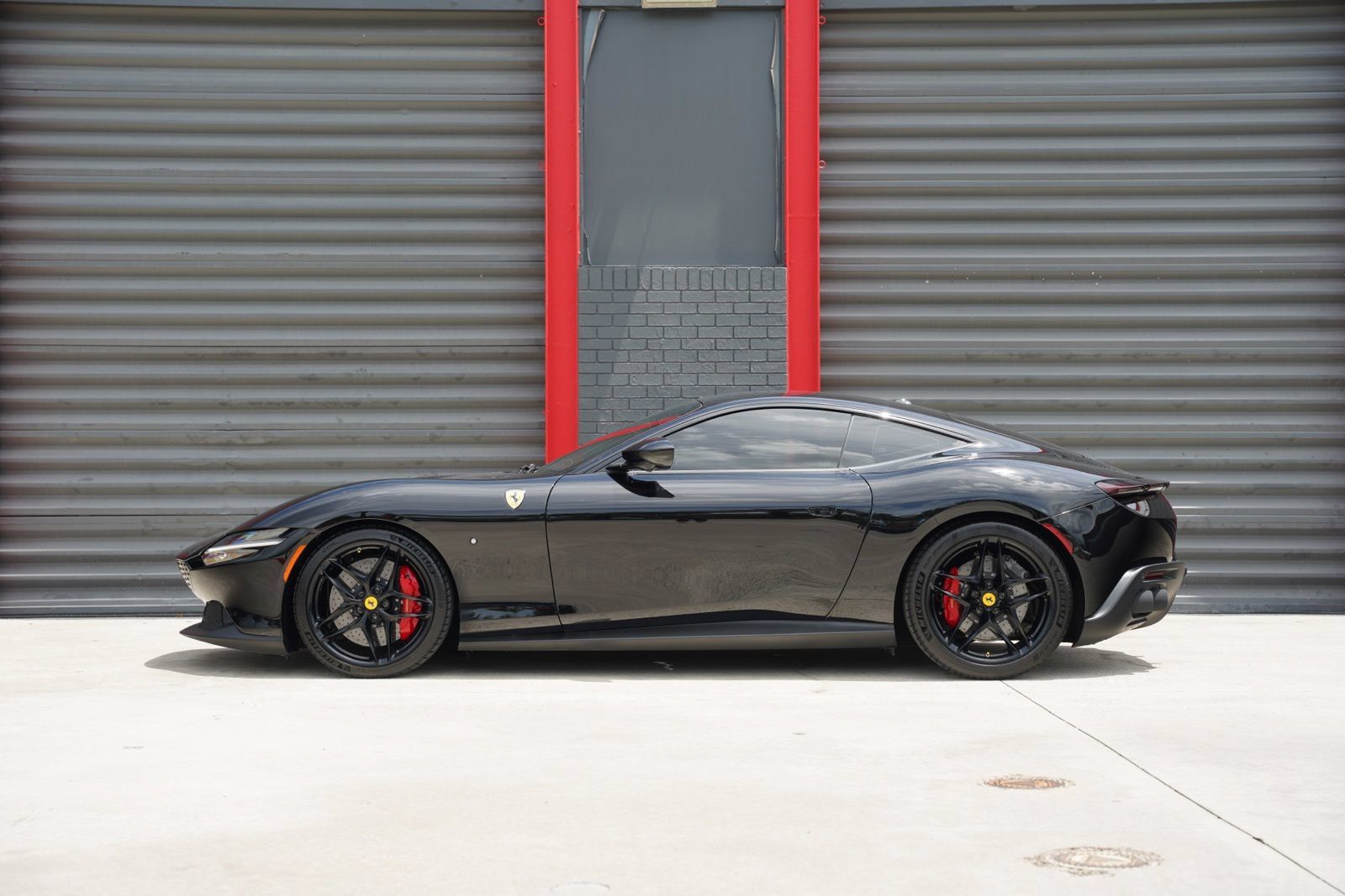 Used 2023 Ferrari Roma RWD image 5