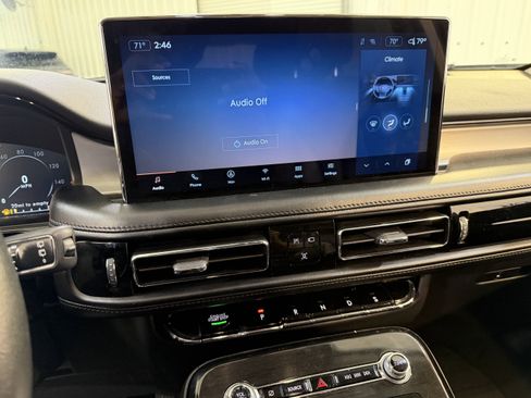 Used 2023 Lincoln Nautilus AWD w/ Premium Package image 17