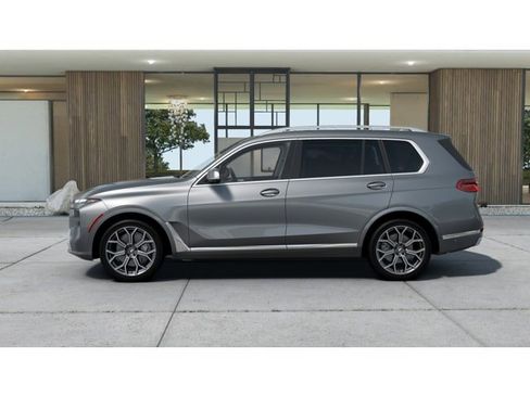 Used 2026 BMW X7 xDrive40i w/ Premium Package image 4