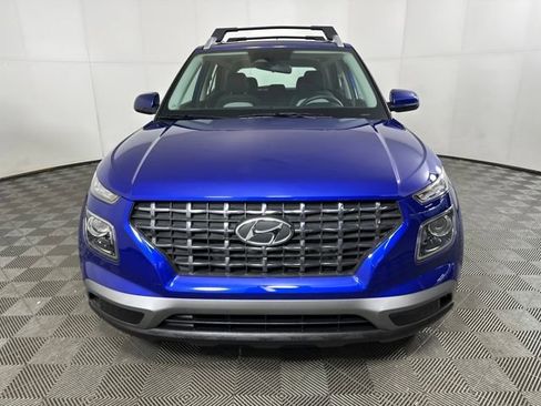 Certified 2024 Hyundai Venue SEL image 8