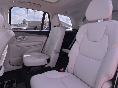 Used 2023 Volvo XC90 B6 Plus w/ Protection Package Premier AWD/4WD image 18