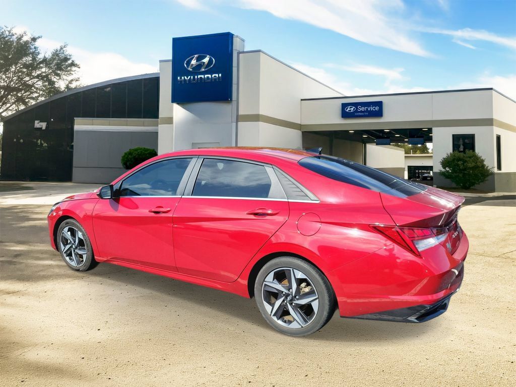 Certified 2021 Hyundai Elantra SEL w/ Convenience + Premium Package FWD image 4