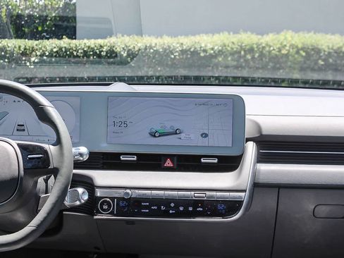 Certified 2024 Hyundai Ioniq 5 Limited RWD image 17