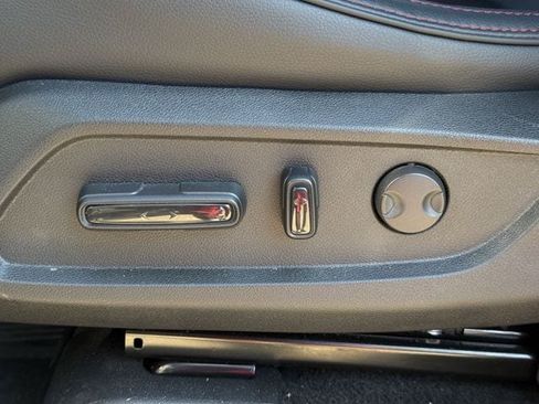 Used 2025 Honda Pilot Black Edition image 30