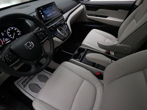 Certified 2025 Honda Odyssey Touring image 6