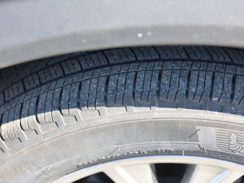 Used 2023 Ford Explorer XLT w/ Equipment Group 202A image 12