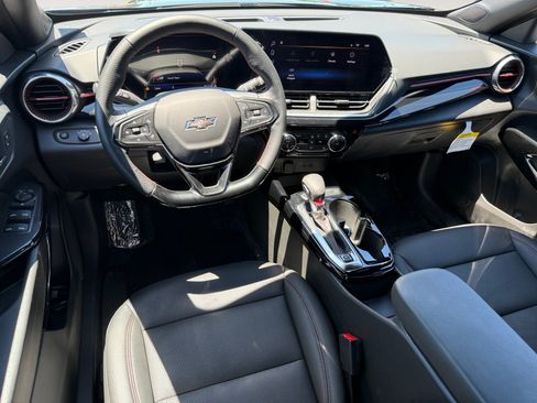 Used 2025 Chevrolet Trax RS w/ Driver Confidence Package FWD image 15