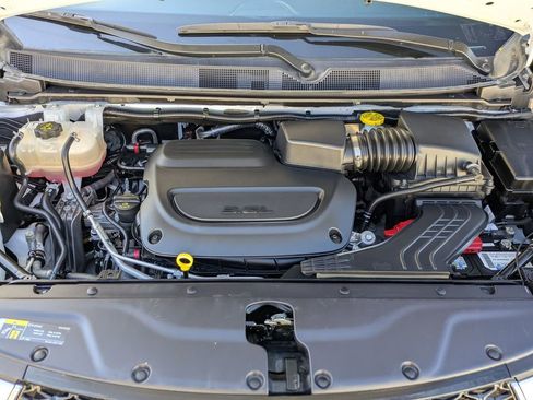 Used 2024 Chrysler Pacifica Touring-L FWD image 31