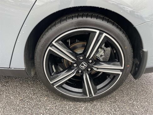 Used 2024 Honda Accord Sport image 9